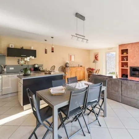 Holiday home Villa Standing Avec Jardin, Plage A Tregastel, Wifi Inclus - Fr-1-368-128